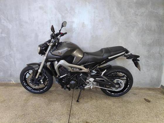 YAMAHA MT-09 